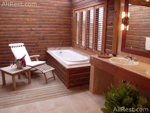 Veligandu Island Resort 9